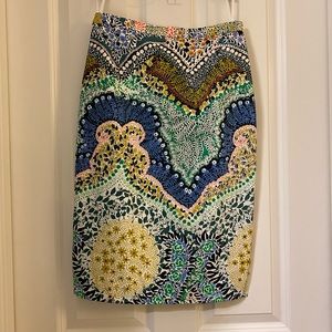 Gorgeous patterned pencil skirt